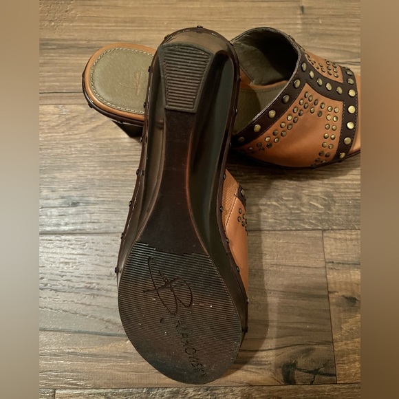 B. Makowsky Multi Brown Sandals Sz 8M - EUC - Picture 4 of 5